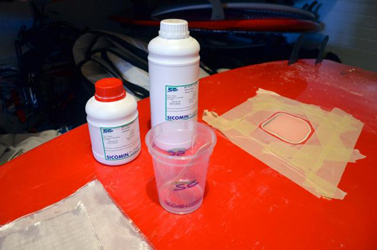 Repairing a hole in a board or surfboard Boutique résine époxy