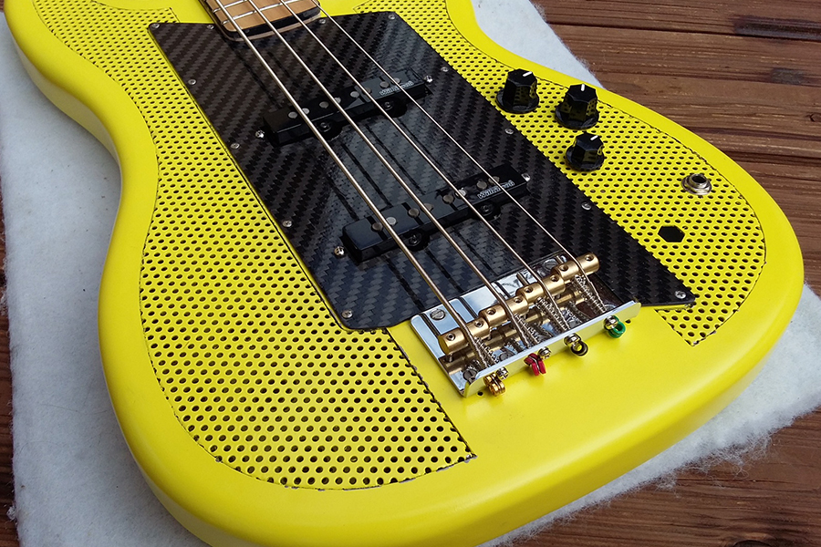 Manufacture of SR Surf Clear EVO resin electric guitars Boutique résine époxy