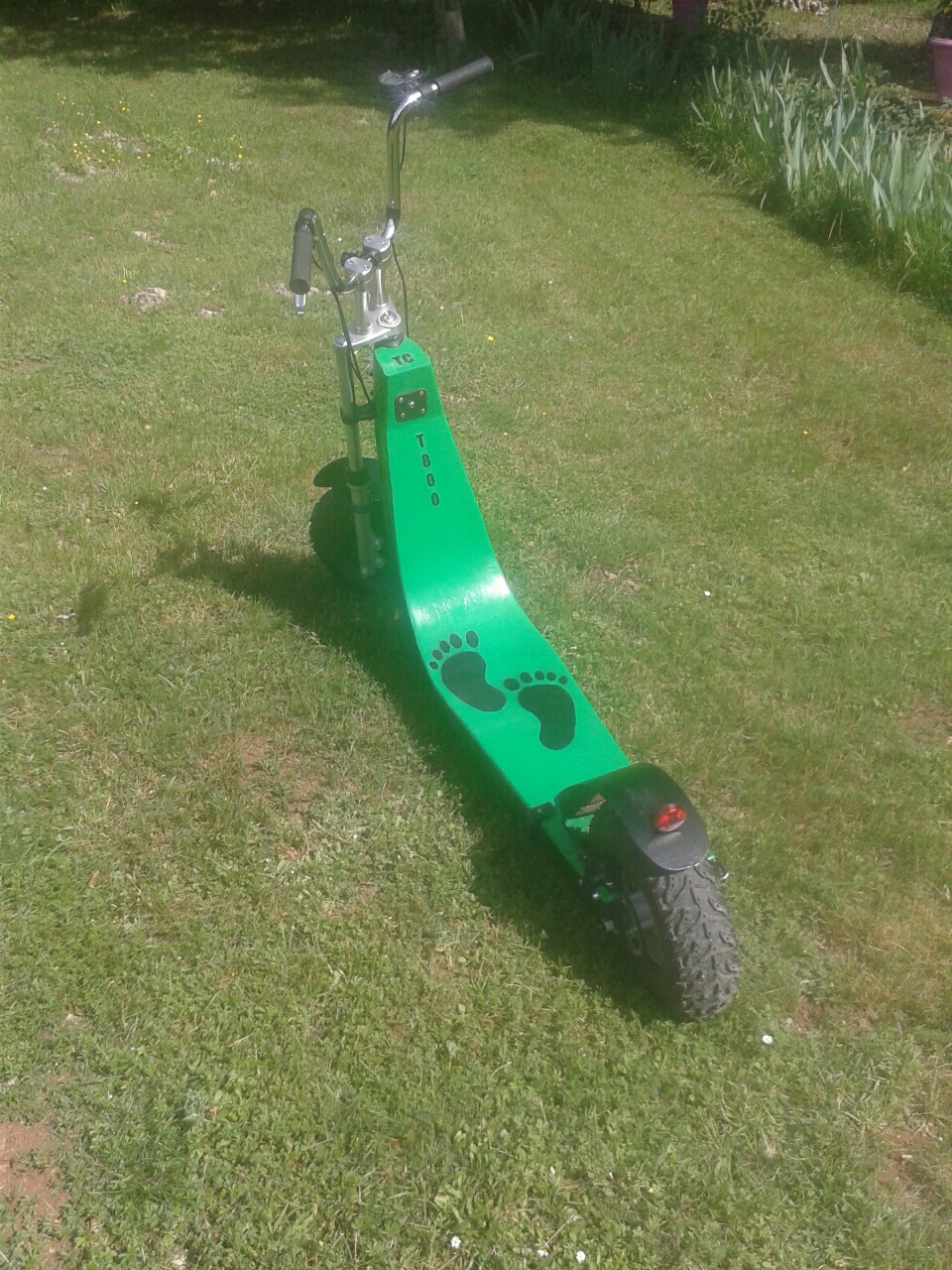 Manufacture of a scooter in organic epoxy resin Infugreen 810 Boutique résine époxy