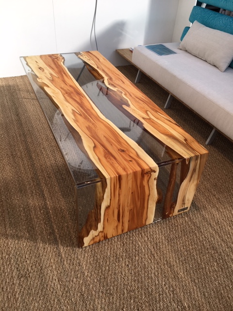 Coffee table with the inclusion of the transparent system Boutique résine époxy