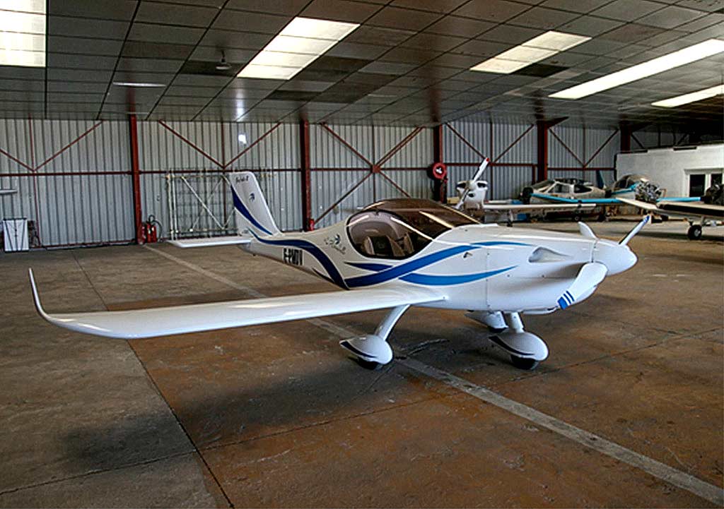 Construction of a Wing 2 aircraft in epoxy resin Boutique résine époxy